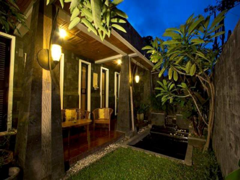 Puri Minggiran Guesthouse Yogya Джокьякарта Экстерьер фото